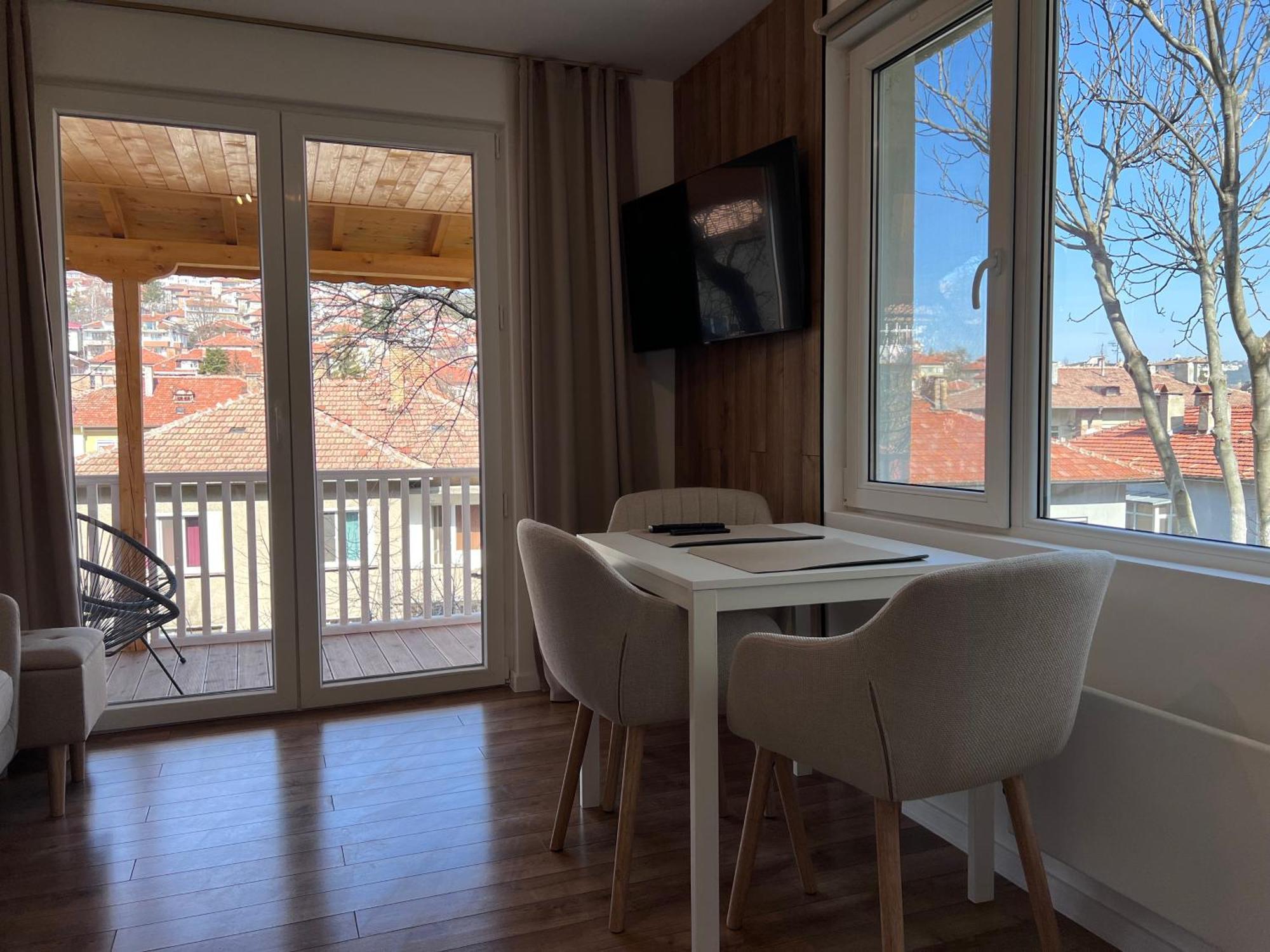 Black Cat Apartment Βελίκο Τίρνοβο Εξωτερικό φωτογραφία