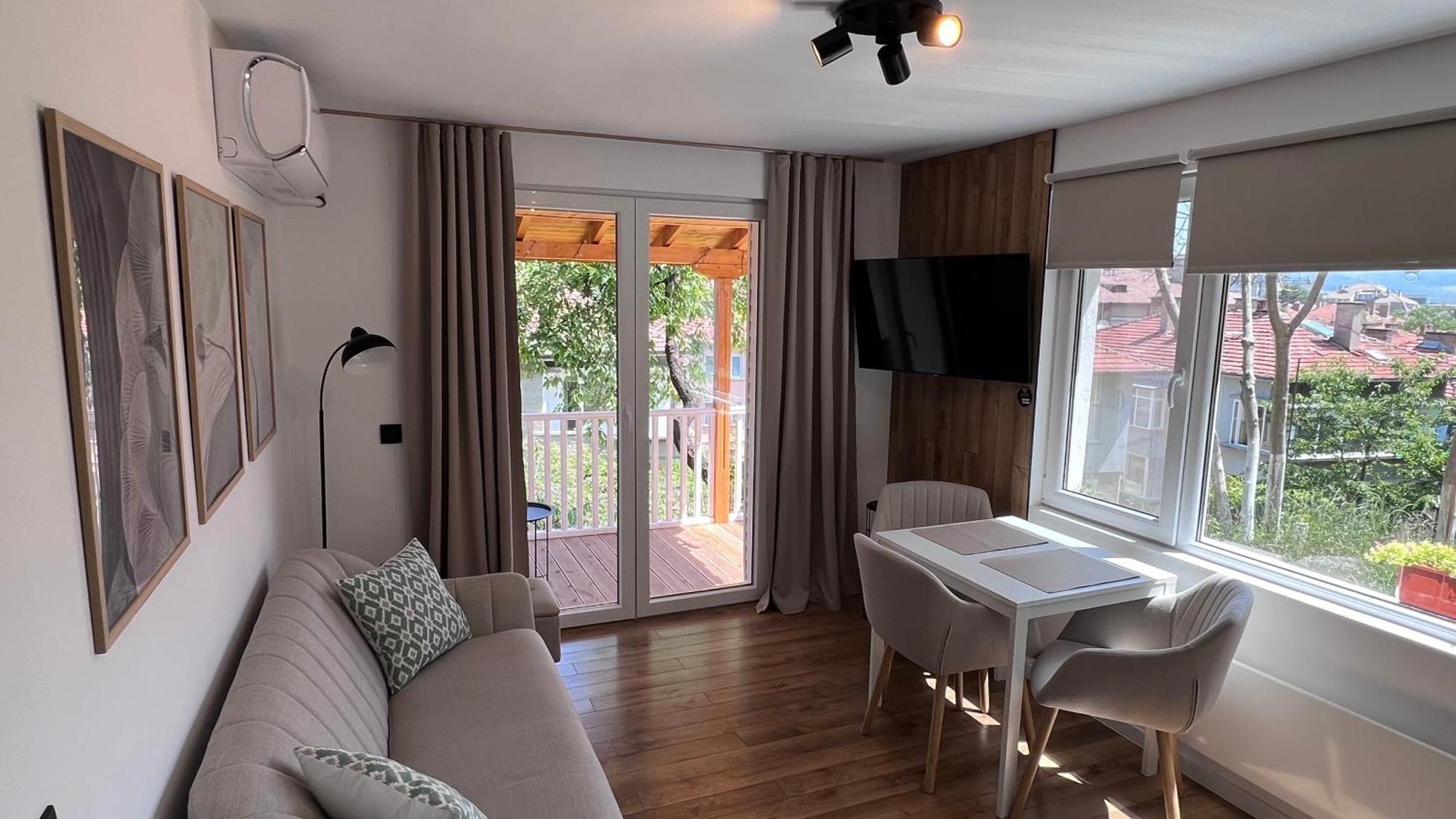 Black Cat Apartment Βελίκο Τίρνοβο Εξωτερικό φωτογραφία